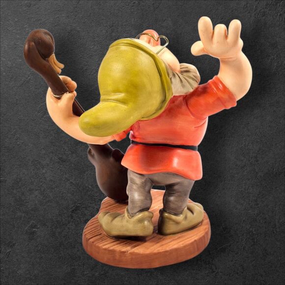 Disney Doc “Cheerful Leader” Snow White Seven Dwarfs 1995 Figurine Retired READ - Picture 3 of 9